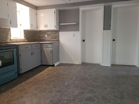 Kitchen (from the opposite view)