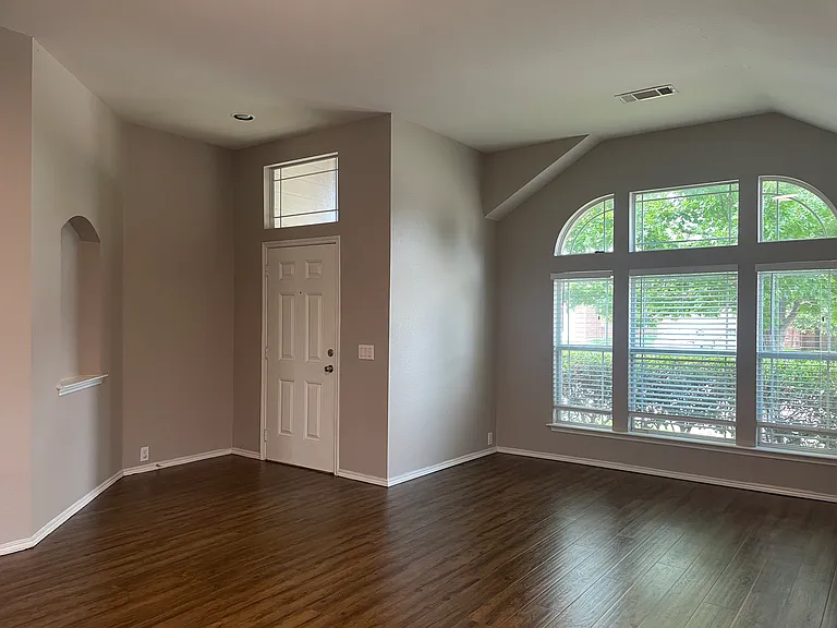 8748 Sagebrush Trl — Photo 3