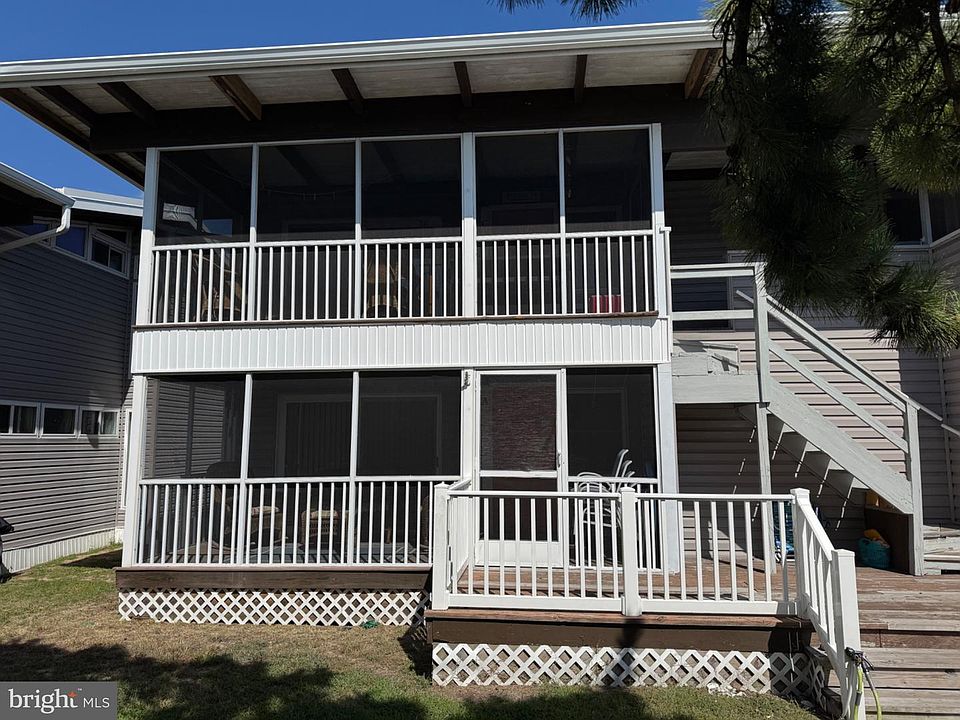 1st image of 25 Collins Ave #3A