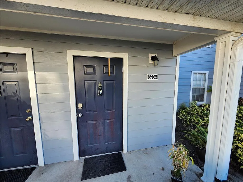 3 bed, 2.0 bath, 1252 sqft, $1,900 — Photo 2