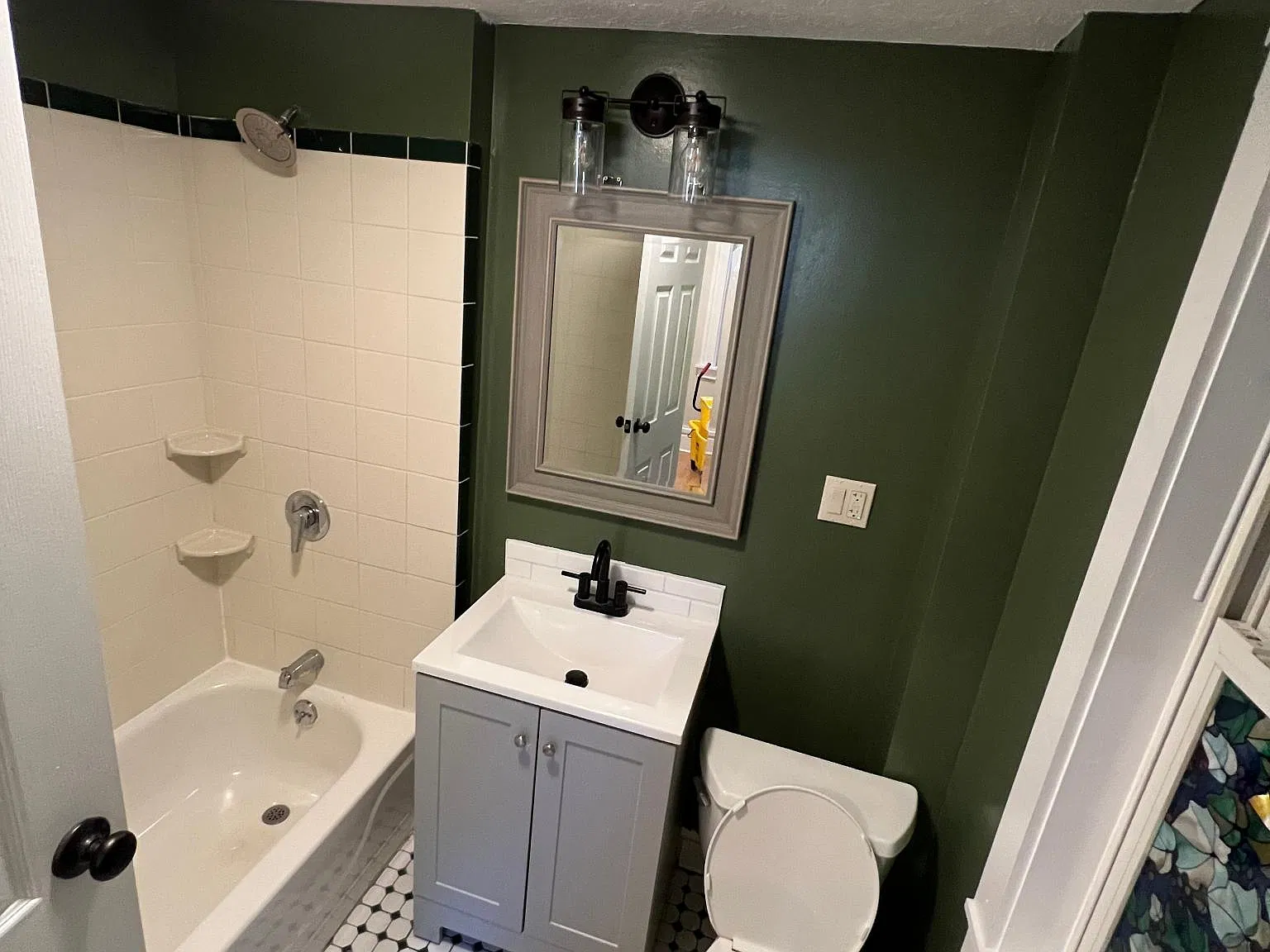 557 Mifflin Ave — Photo 3