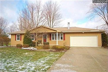 375 Orchard Ln photo 1
