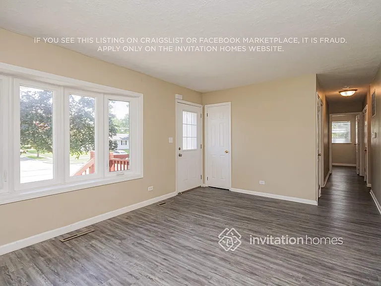 337 E Fullerton Ave — Photo 5