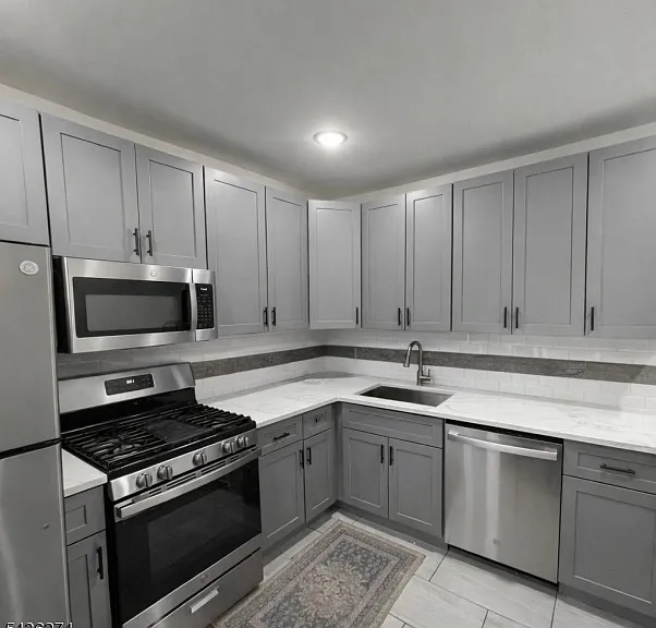 415 Bloomfield Ave #2 — Photo 7