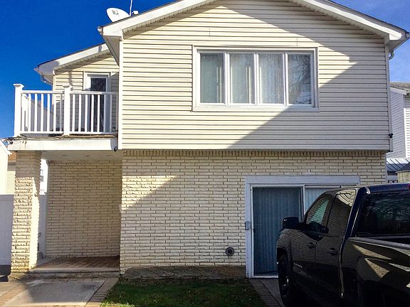 2nd image of 190 Memphis Ave #1