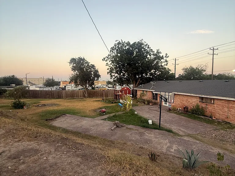 214 W Mile 2 Rd — Photo 4