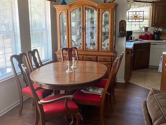 4th image of 203 Lakeway Dr