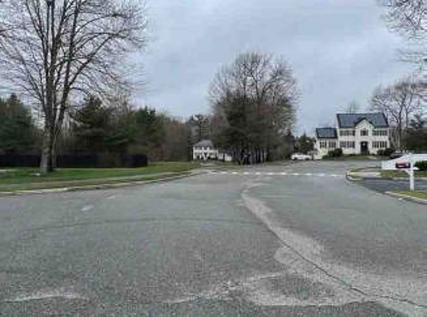 Exterior Neighborhood (street photo)