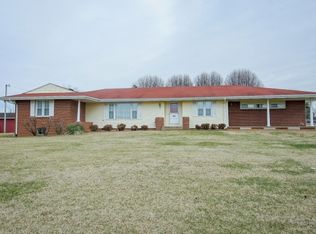 23 Westview Dr, Castlewood, VA 24224