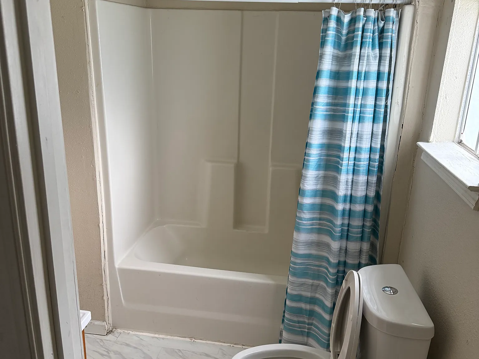 2 bed, 695 sqft, $1,000 — Photo 3