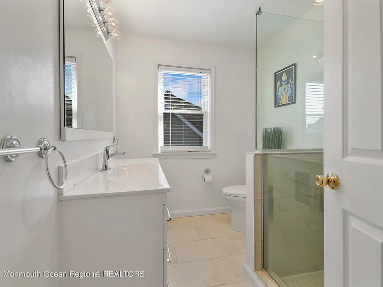 8 Arthur Ave — Photo 22