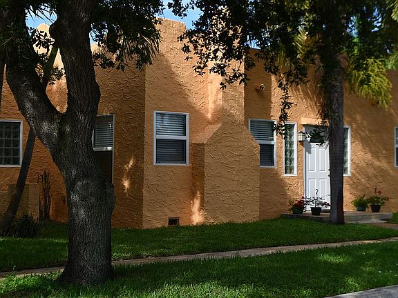 3rd image of 5554 Garden Ave