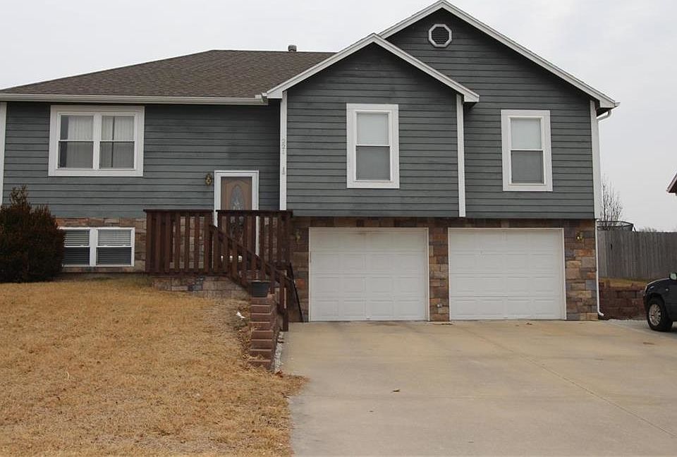 1st image of 221 S Whilshire Dr