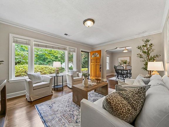 3rd image of 3627 Mimosa Ave
