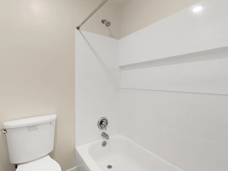 Concorde Apartments - Riverside, CA — Photo 27