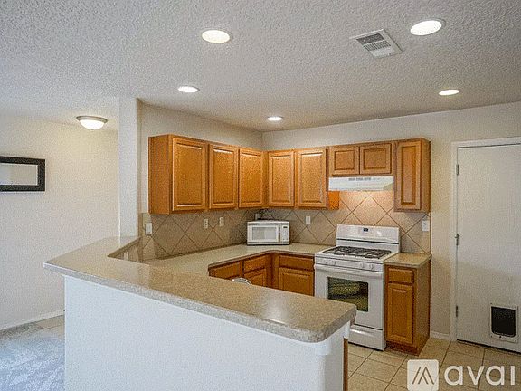 5th image of 10800 Arguello Trl NE