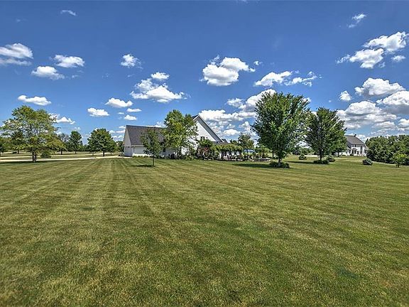 2nd image of 11345 Country Garden Ln