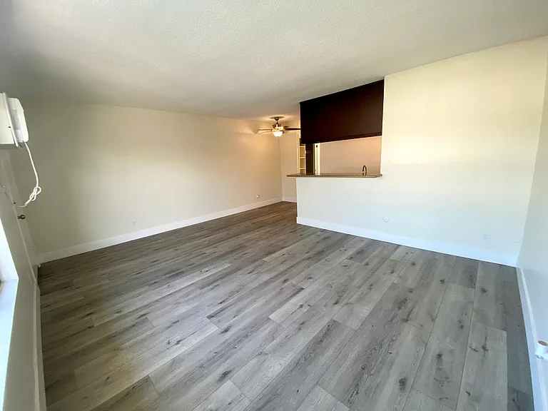 1543 N Bronson Ave #310 — Photo 10