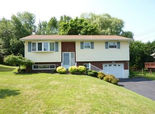 905 Cheryl Dr, Endicott, NY 13760