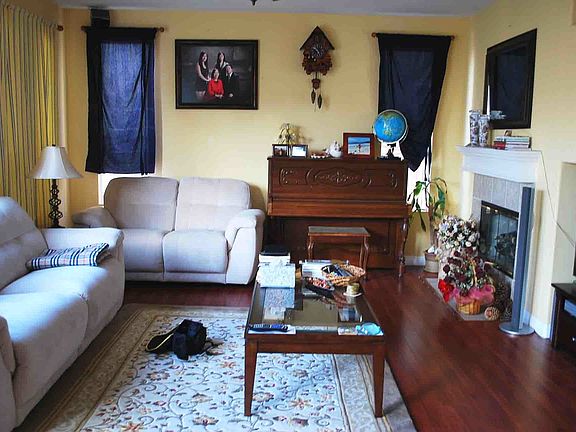 3rd image of 17629 Gladesworth Ln