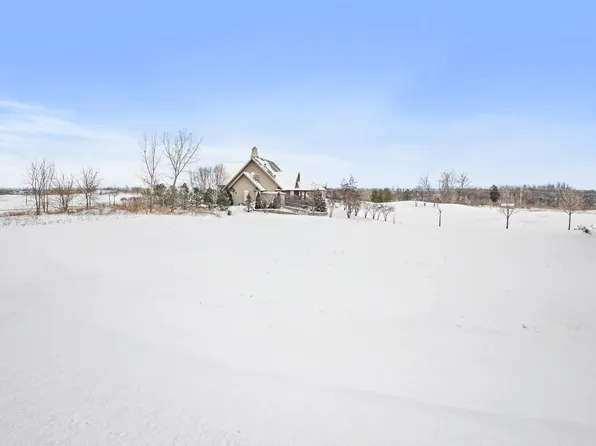 9712 Saint Andrews Dr, Marengo, IL 60152