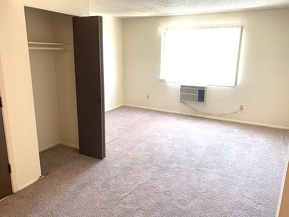 5th image of 2223 Missouri Ave APT 27