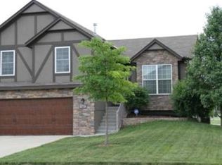 325 E Skylark St, Gardner, KS 66030