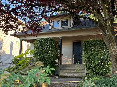 4920 SE Franklin St — Photo 34