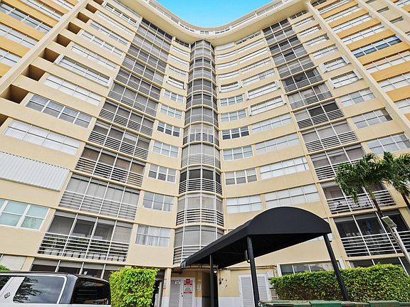 2nd image of 100 Golden Isles Drive #812