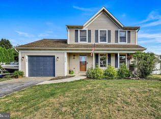 326 Dogwood Ln, New Holland, PA 17557