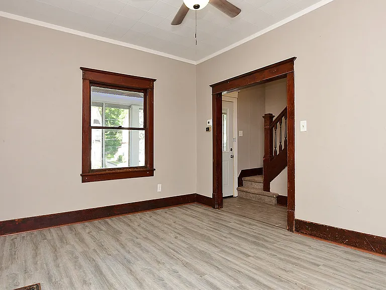 355 Lincoln Ave — Photo 7