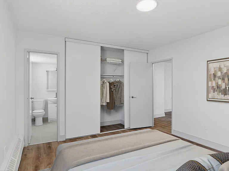 77 Davisville Ave — Photo 19