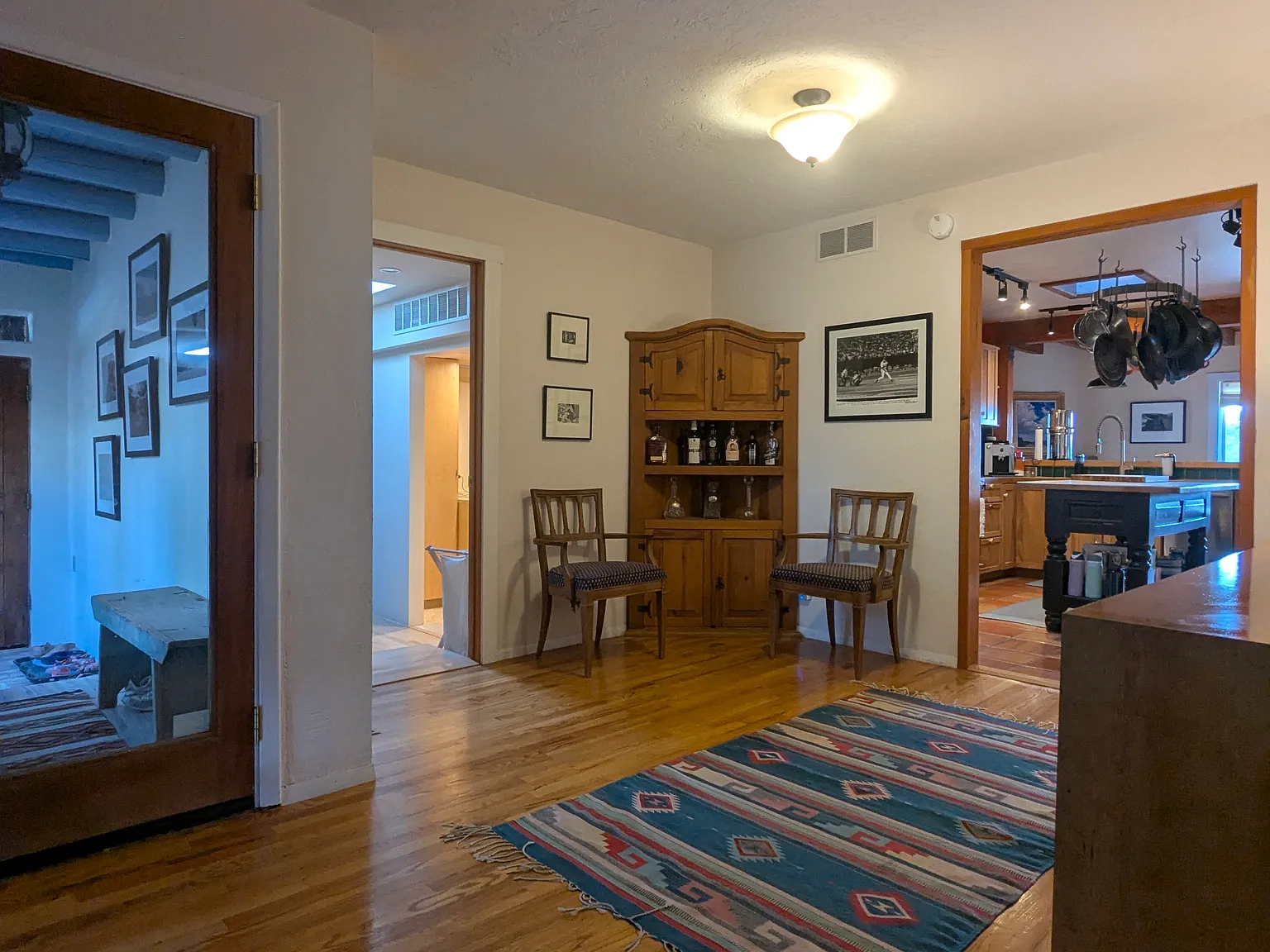 4 bed, 2.5 bath, 2600 sqft, $4,100 — Photo 3