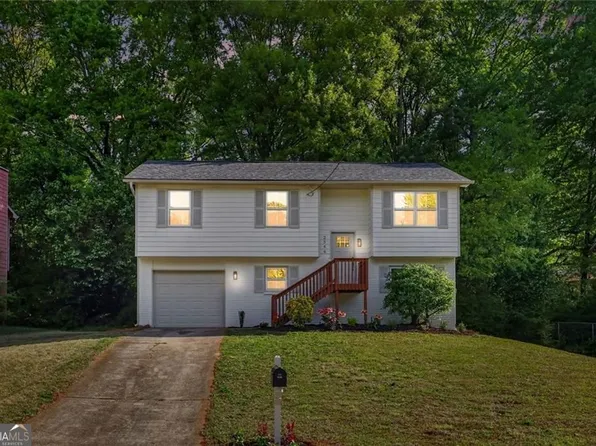 2546 Candler Woods Dr, Decatur, GA 30032