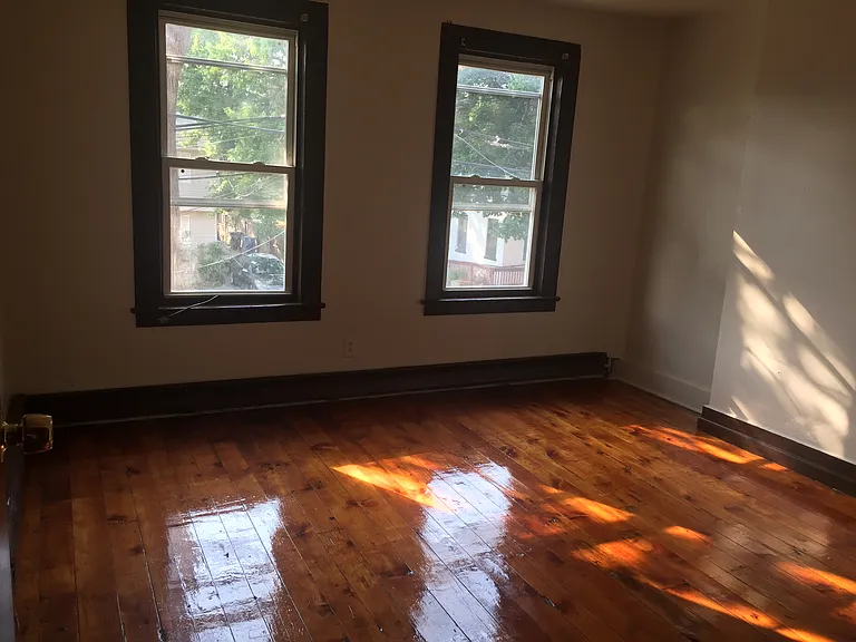 32 Center St — Photo 16
