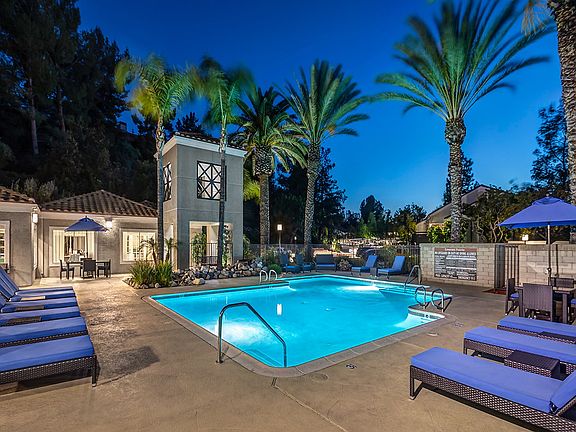 Emerald Pointe