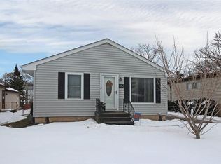 107 W Granville Ave, Roselle, IL 60172