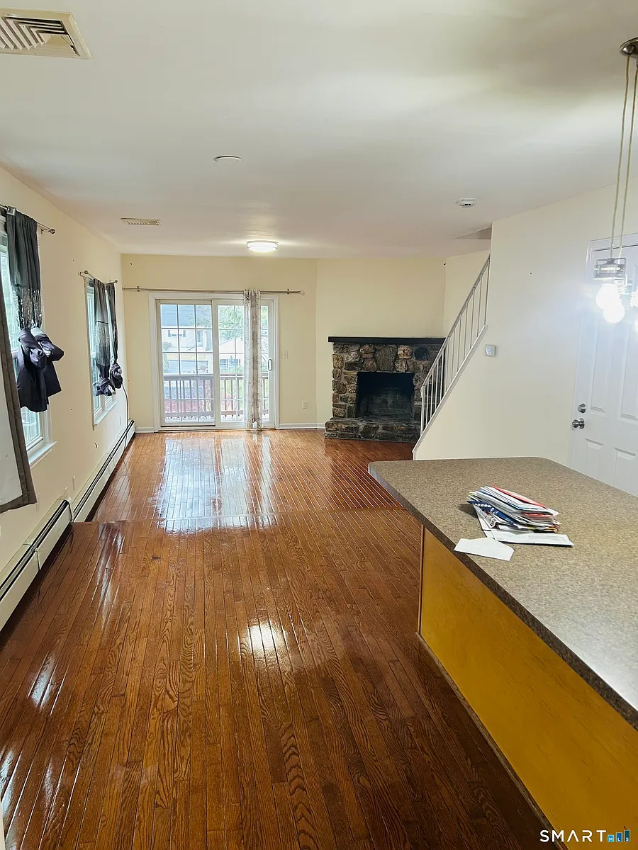 Building Photo - 82 Sunrise Ave #82
