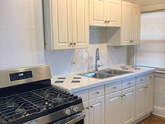 2nd image of 1323 Beach Ave #4