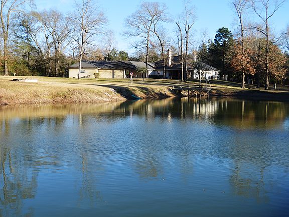 5th image of 340 Kings Forest Dr