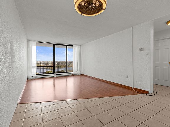 5th image of 5572 N Ridge Rd #1202