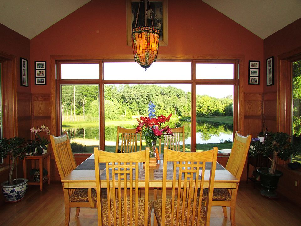 1st image of 590 Talisman Dr NE