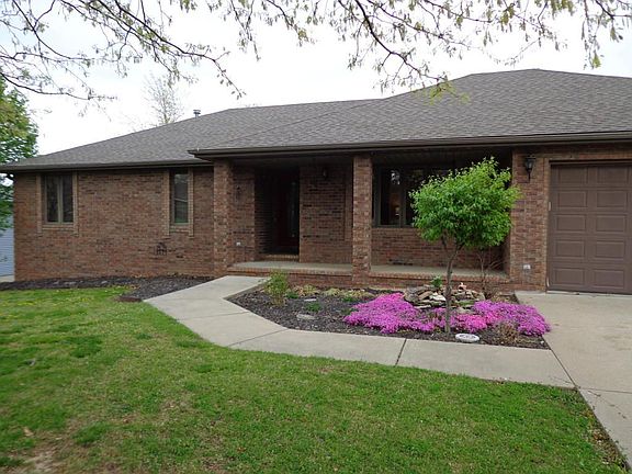 2nd image of 818 Barwick Pl