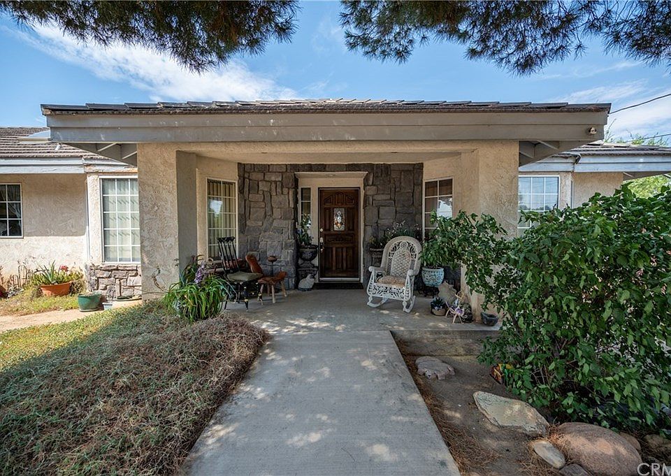 1st image of 7966 Redwood Ave