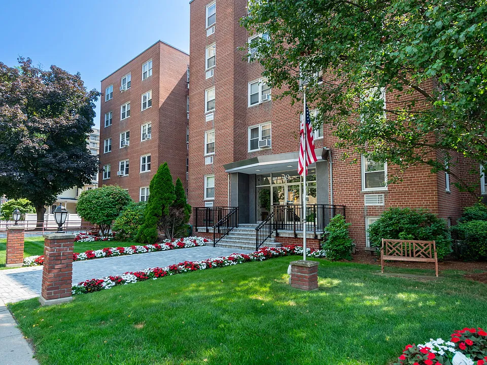 39 Glenbrook Rd #2