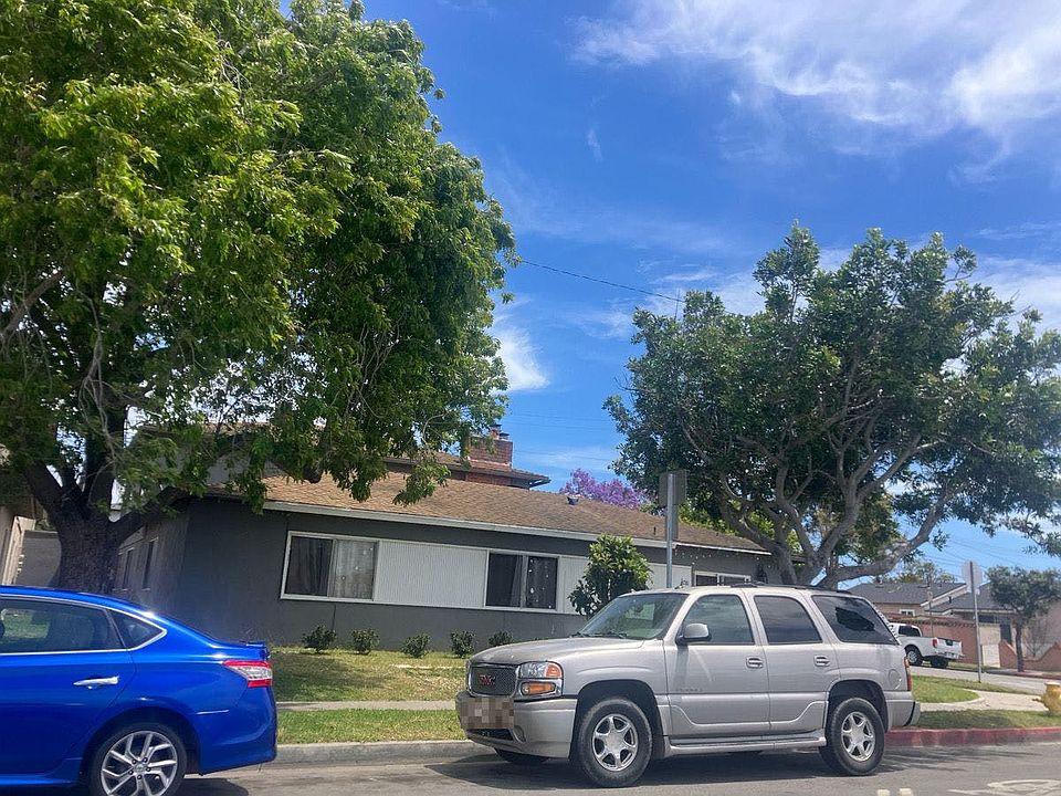2nd image of 4720 Cloyne St