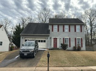 308 Cardinal Glen Cir, Sterling, VA 20164