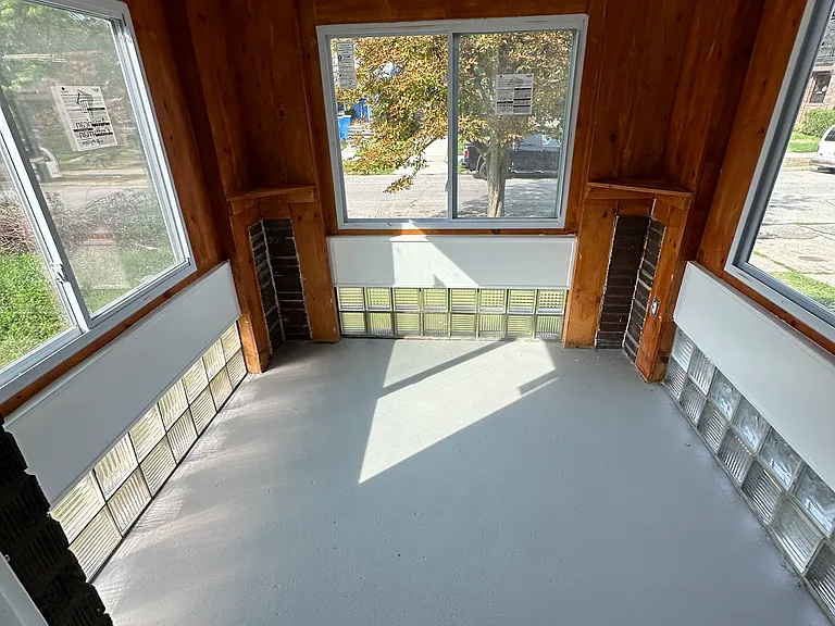 3682 Bedford St — Photo 2