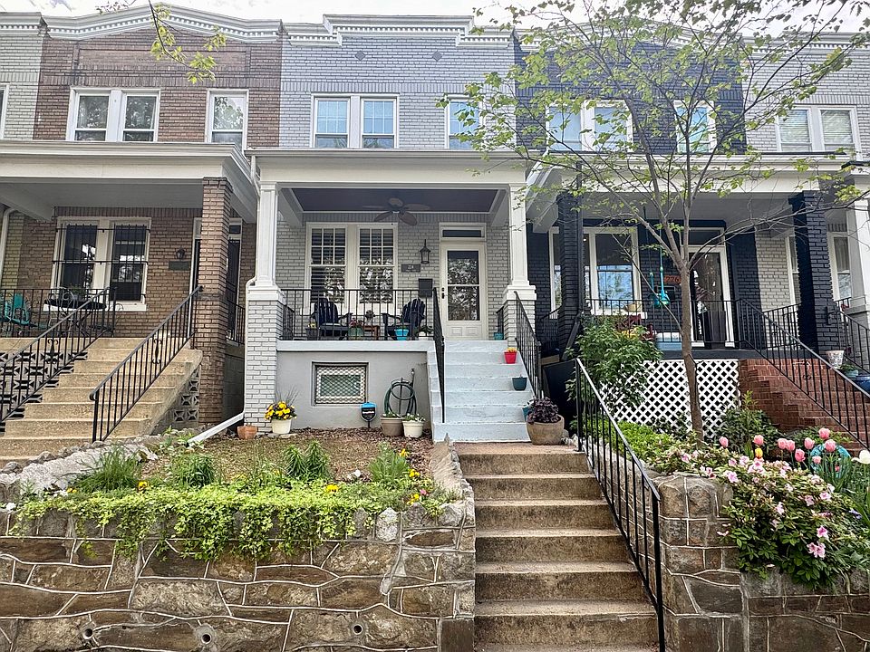 224 15th Street NE