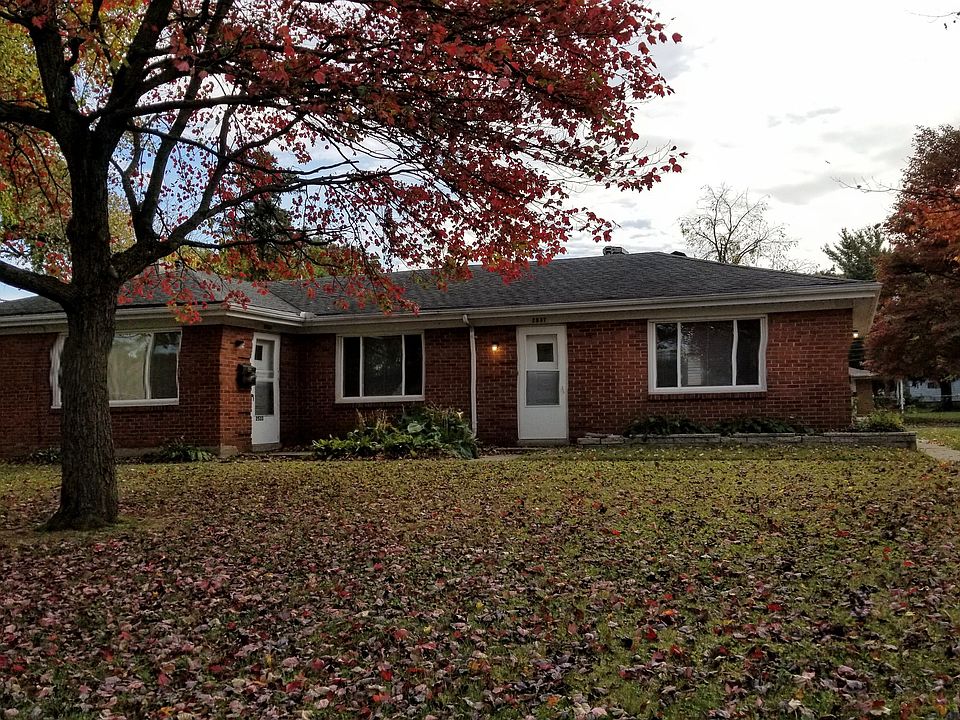 Beautiful Corner Lot, Large Mature trees